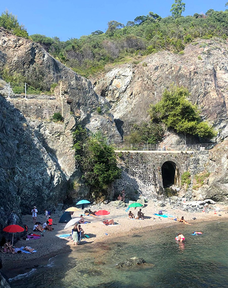 Cinque-Terre kutyás strandja