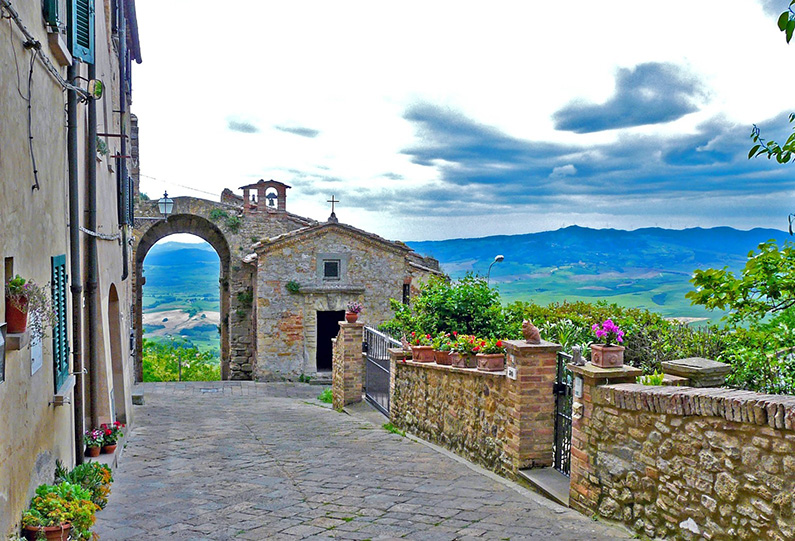 Volterra városkép, panorámával